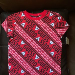 Little boy size 2T GUESS, Shirt new.